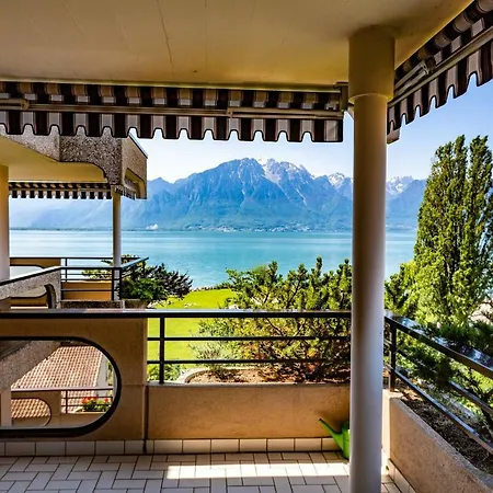 Amazing 4 Bedroom Apt Terrace Leman View Apartment Clarens