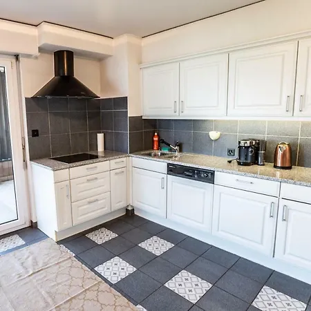 Amazing 4 Bedroom Apt Terrace Leman View Clarens