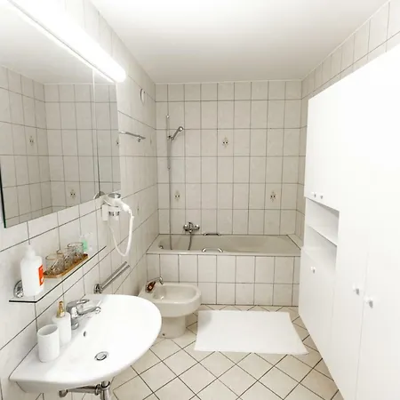 Apartment Amazing 4 Bedroom Apt Terrace Leman View *