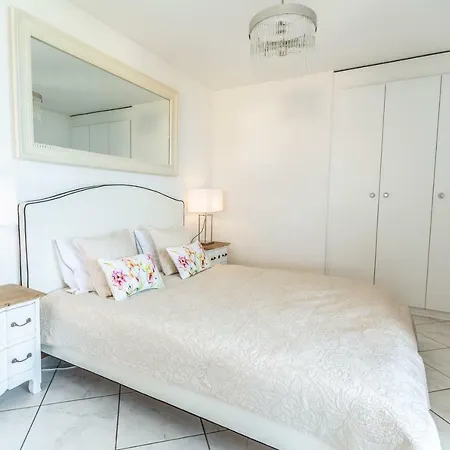 Amazing 4 Bedroom Apt Terrace Leman View Appartement